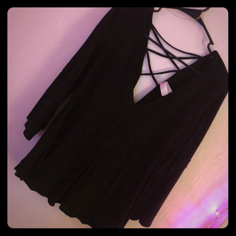 Super cute black top